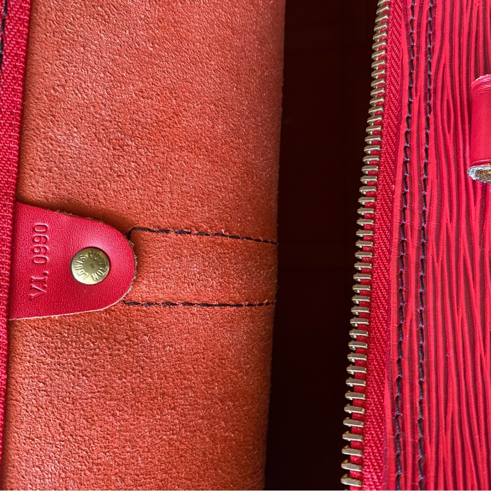 LOUIS VUITTON 'KEEPALL 60' RED EPI DUFFLE BAG - Picture 7 of 15